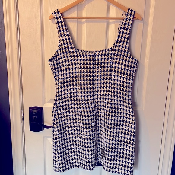 NWT Size M Dynamite square neck mini dress houndstooth in black and white - Picture 6 of 10